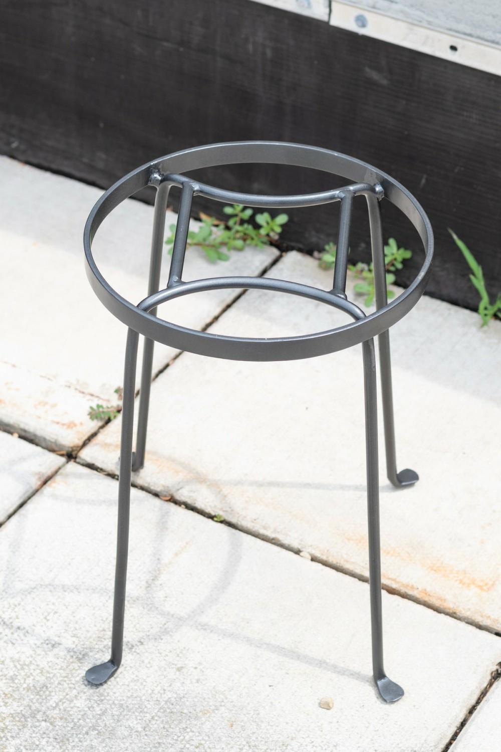 Planters |   Argyle Plant Stand Medium Garden Planters