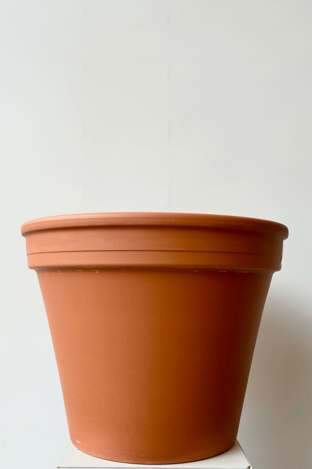 Planters |   Clay Pot Red 16″ Garden Planters