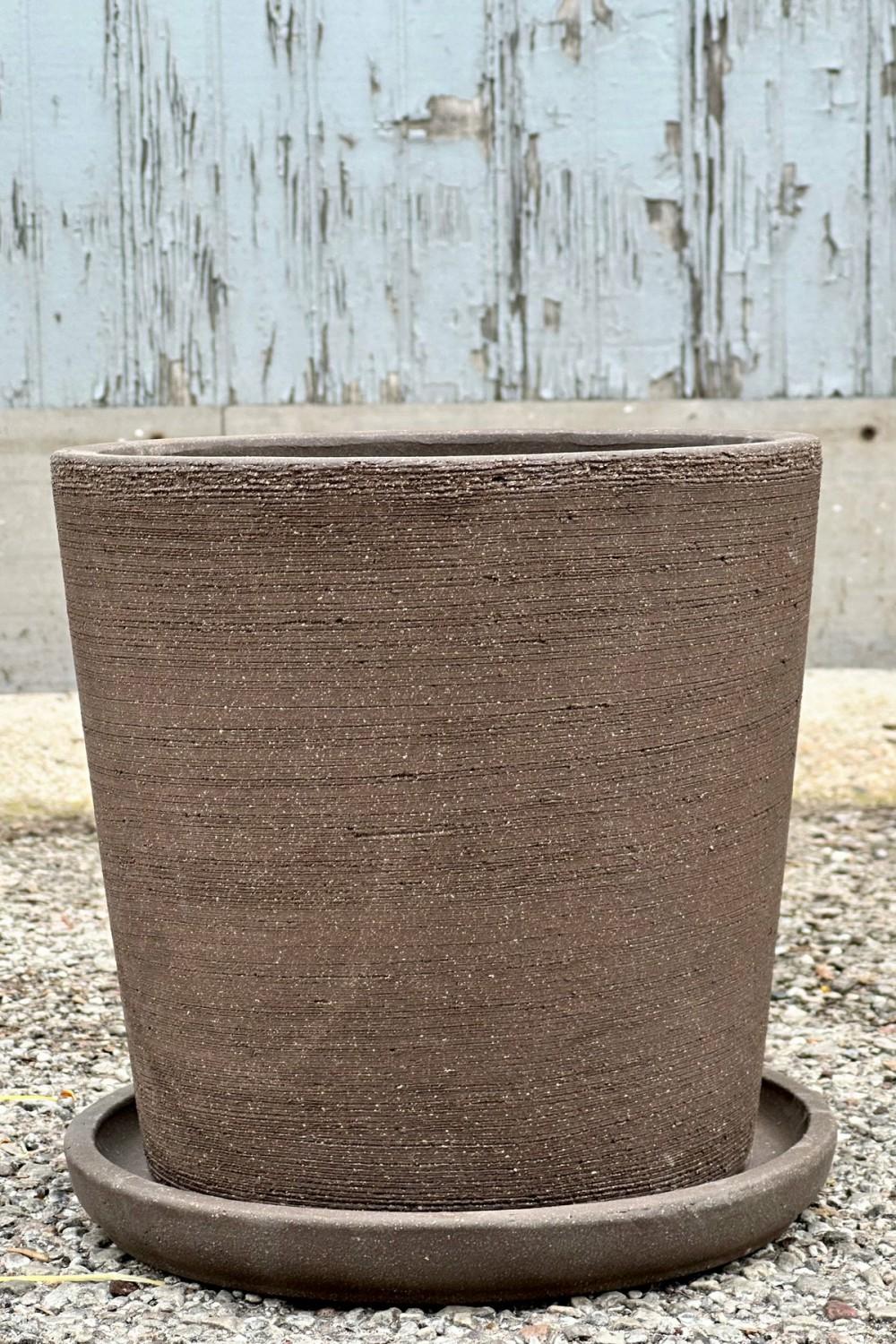 Planters |   Maracay Carob Planter Medium Garden Planters