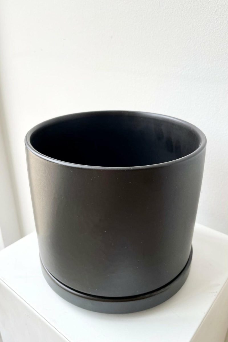 Planters |   Solid Cylinder & Saucer Black 6” Garden Planters