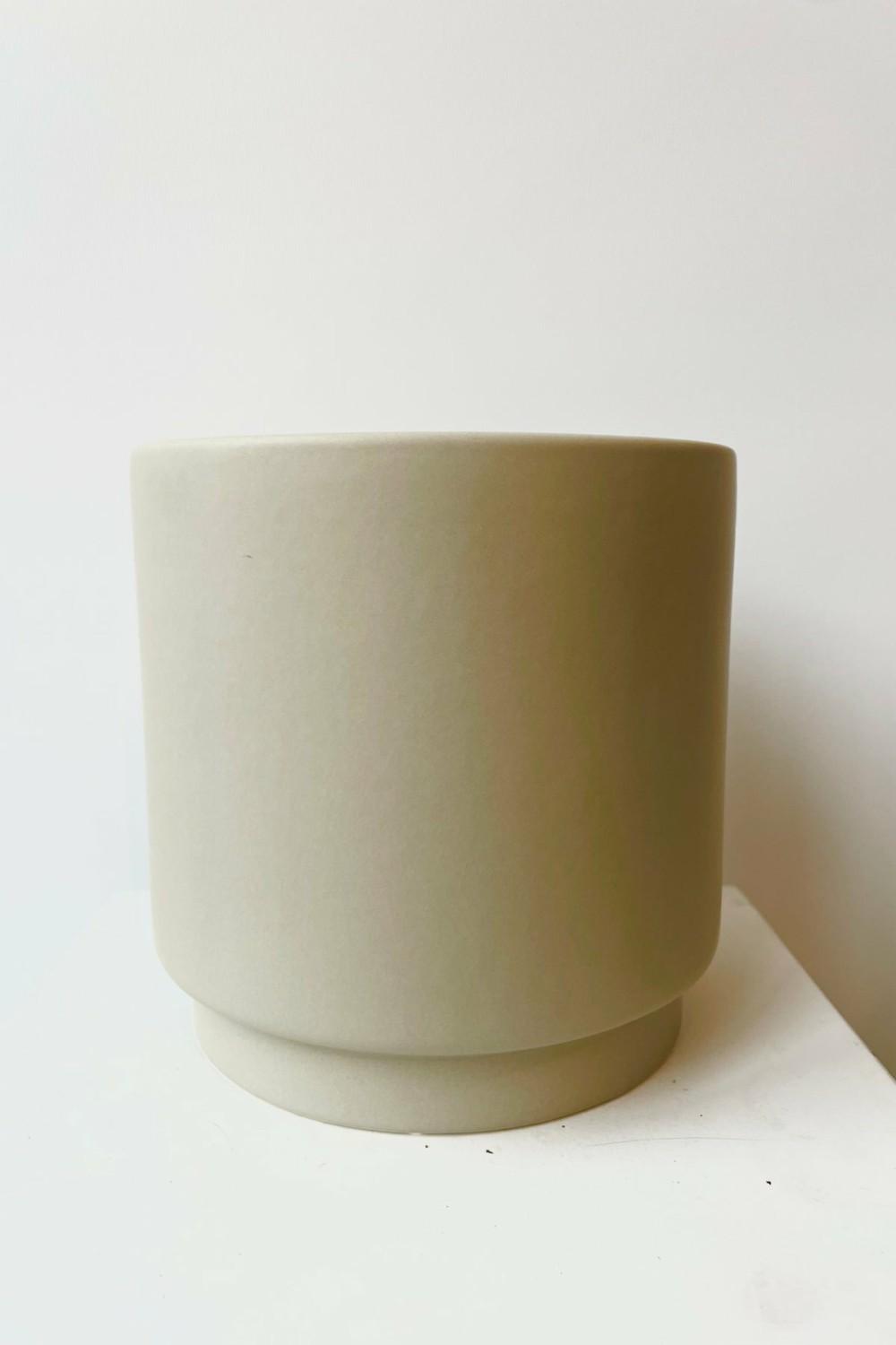 Vases |   Solid Mole Pot Large Floral Vases